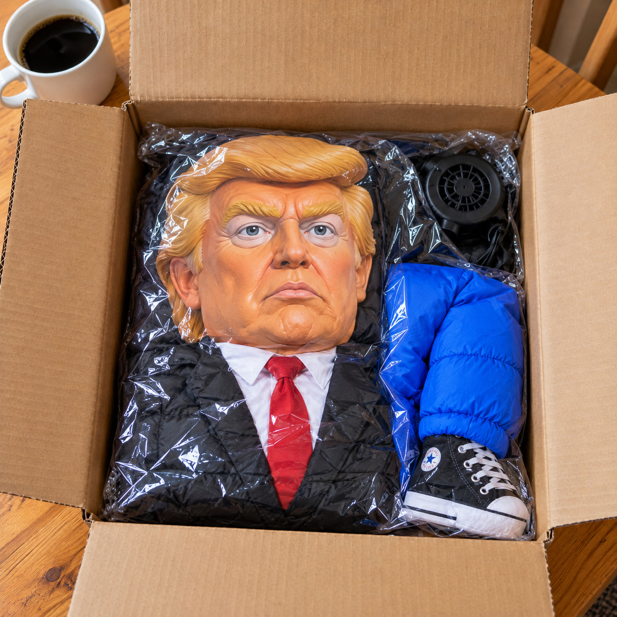 PresidentGrab Inflatable Costume - What's in the box